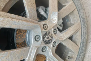 車輪轂里面圓盤生銹怎么辦？